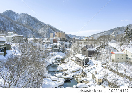 從定山溪大橋往札幌市上游的溫泉街方向 106219312