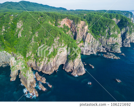 無人機看到的“岩手縣”北山崎懸崖 三陸重建國定公園 無人機看到的“岩手縣”北山崎懸崖 三陸重建國定公園 106221692