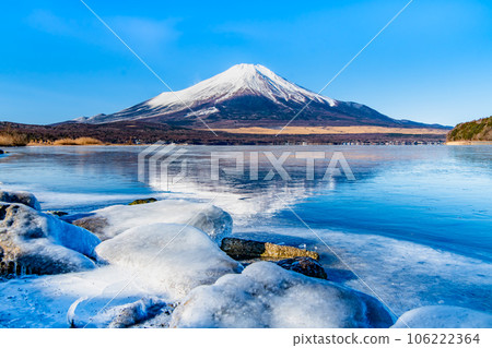 Mt.Fuji in the middle of winter ~Upside down Mt.Fuji reflected in the frozen Lake Yamanaka~ Mt.Fuji in the middle of winter ~Upside down Mt.Fuji reflected in the frozen Lake Yamanaka~ 106222364