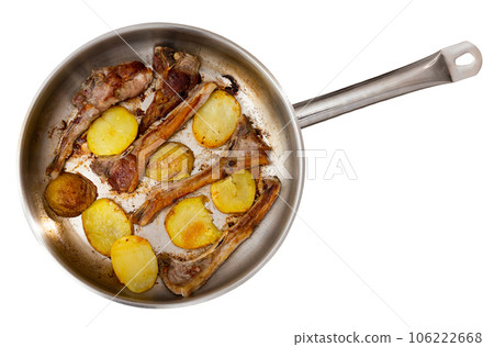 ribs with patotoes, pan 106222668