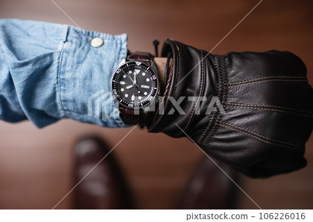 checking the time 106226016