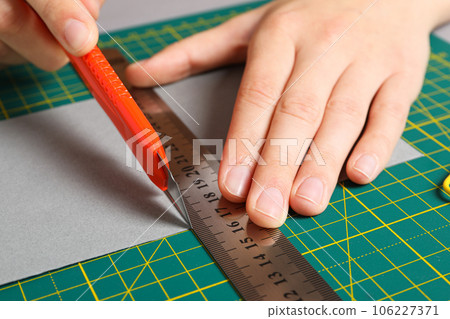 The concept of accessories for patchwork, mat cutting 106227371