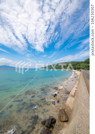 從海岸看藍色的大海 106230307