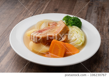 Pot-au-feu Pot-au-feu 106230767