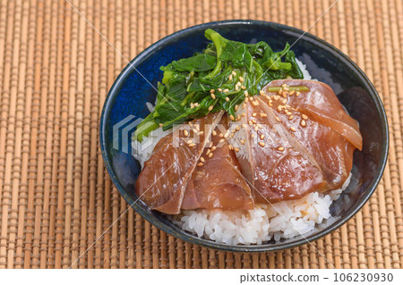 Hamachi and Moroheiya rice bowl Hamachi and Moroheiya rice bowl 106230930
