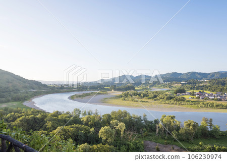 從新潟縣越後川口服務區眺望信濃川 106230974