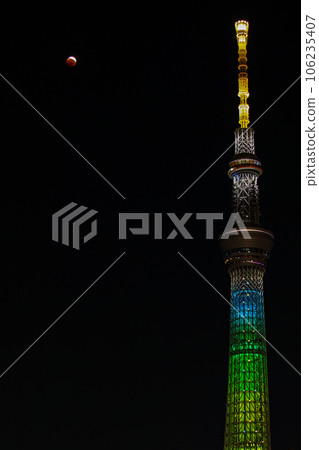 東京/從隅田川看到的月全食和東京晴空塔(2022年11月8日) 東京/從隅田川看到的月全食和東京晴空塔(2022年11月8日) 106235407