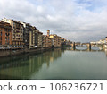 倒映在河水中的城市景觀 106236721
