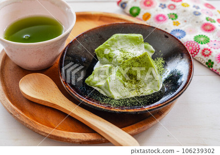 抹茶和抹茶牛奶布丁 抹茶和抹茶牛奶布丁 106239302