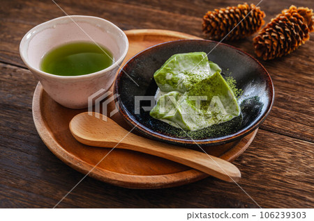 抹茶和抹茶牛奶布丁 抹茶和抹茶牛奶布丁 106239303