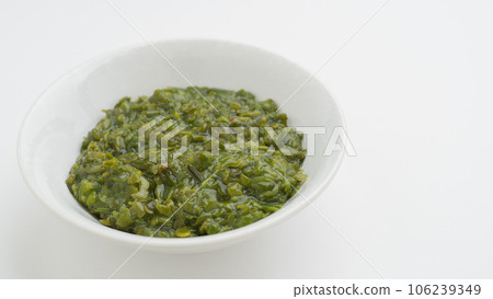 Blanched and chopped "Mekabu" Blanched and chopped "Mekabu" 106239349