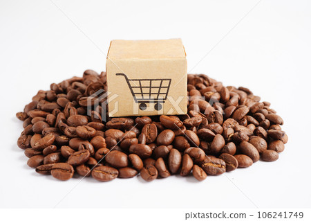 Shopping cart box on coffee beans, shopping online for export or import. 106241749