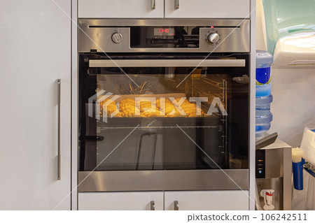 Home Oven Baking Croissants 106242511