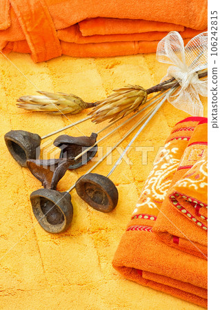 Orange bath 106242815