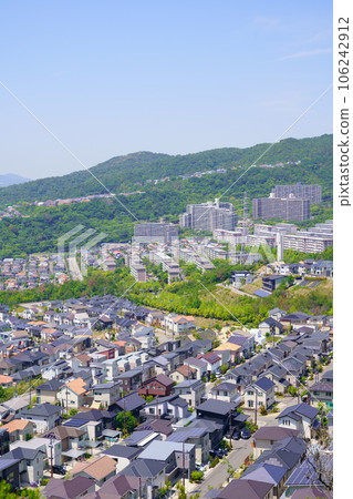 Residential area in Yamatedai, Takarazuka City (Takarazuka City, Hyogo Prefecture) Residential area in Yamatedai, Takarazuka City (Takarazuka City, Hyogo Prefecture) 106242912