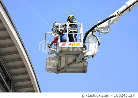 Fire fighter platform Fire fighter platform 106243127