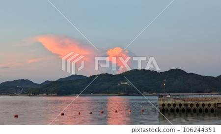 夕陽下的紅雲 夕陽下的紅雲 106244351