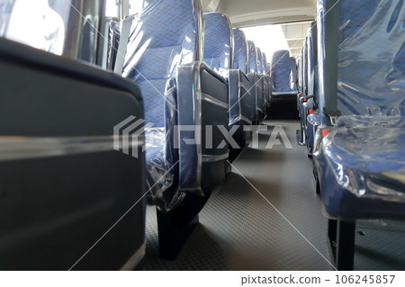 小巴內（29名乘客） 106245857