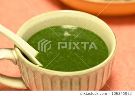 深綠色莫洛希亞湯 106245953