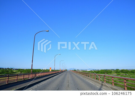 大賀橋和阿賀野川(新潟縣) 大賀橋和阿賀野川(新潟縣) 106246175
