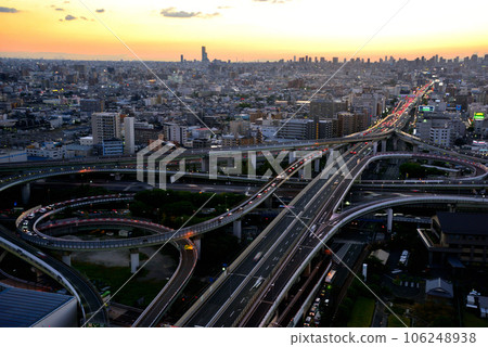 《Osaka Prefecture》Urban transportation network Evening view of Higashi-Osaka Junction 《Osaka Prefecture》Urban transportation network Evening view of Higashi-Osaka Junction 106248938