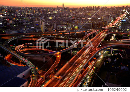 《Osaka Prefecture》Urban transportation network Evening view of Higashi-Osaka Junction 《Osaka Prefecture》Urban transportation network Evening view of Higashi-Osaka Junction 106249002