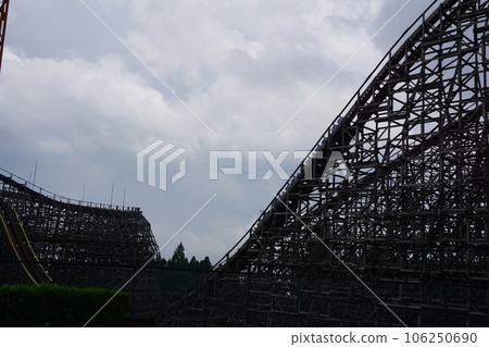 Retro amusement park Retro amusement park 106250690