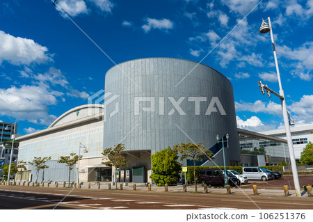 Cultural facilities in front of Hokuriku Shinkansen Komatsu Station｜Kabuki to revitalize town｜Urara｜Komatsu City, Ishikawa Prefecture 106251376