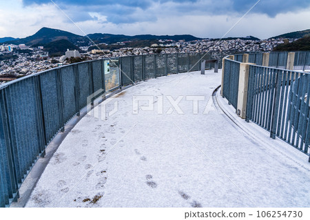 Snow scene from Naganokan [Nagasaki City, Nagasaki Prefecture] 106254730