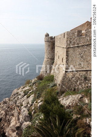 Dubrovnik city walls 106256124