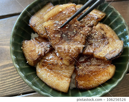 Hokkaido Tokachi Obihiro specialty pork bowl 106256526