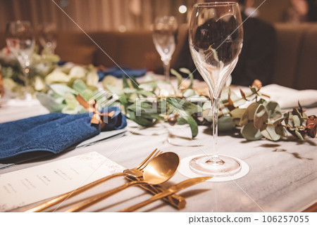 restaurant table image 106257055