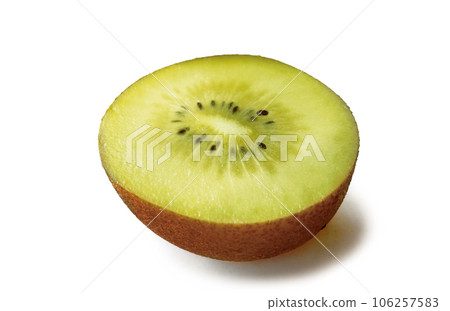 Cut kiwi fruit 106257583