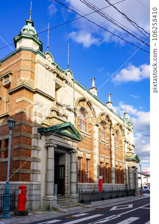 使用舊唐津銀行總行大樓的龍野金吾紀念館（佐賀縣唐津市） 106258410