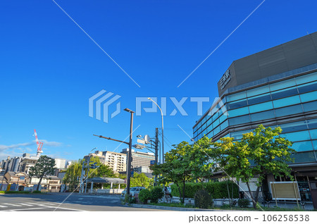 Sanjo Ohashi intersection in front of Sanjo station 106258538