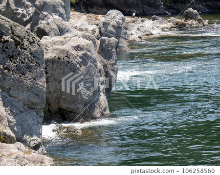 Toryu-nada (Kato City, Hyogo Prefecture) in summer (August). A scenic spot in the midstream of the Kako River. Toryu-nada (Kato City, Hyogo Prefecture) in summer (August). A scenic spot in the midstream of the Kako River. 106258560