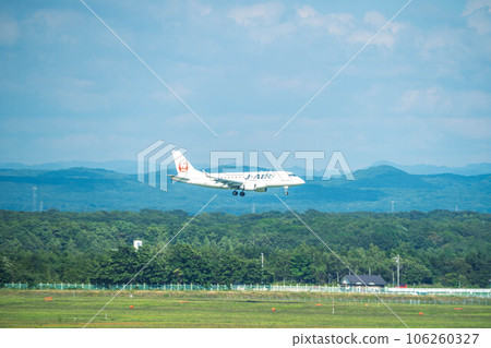 Airplane in Hokkaido 106260327