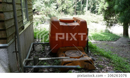 Water tank in Sannomiya Gorge, Kobayashi City, Miyazaki Prefecture 106261076