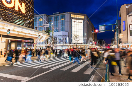 Shijo Kawara-cho，京都之夜 106263065