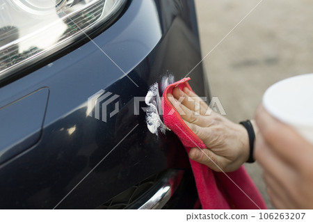 Handcraft manual polishing paste cleaning car with microfiber cloth detailing valet vehicle paint lacquer varnish 106263207