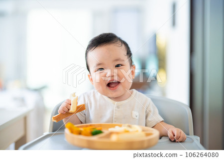 9個月寶寶輔食後期抓吃心情好 9個月寶寶輔食後期抓吃心情好 106264080