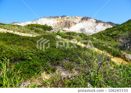 Looking at Mt. Esan from the crater parking lot of Esan Prefectural Natural Park 106265550