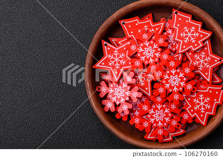 Empty ceramic black plate with christmas decoration elements Empty ceramic black plate with christmas decoration elements 106270160