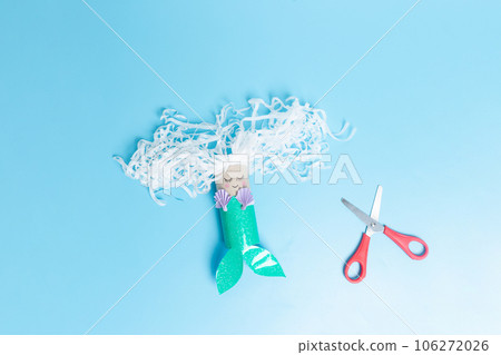 craft toy from a toilet roll, the little mermaid 106272026