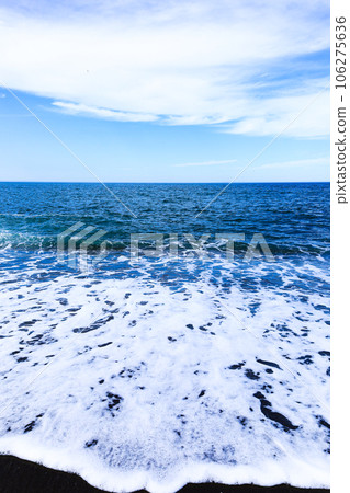 Waves crashing on the shores of Okhotsk in a lonely late summer Waves crashing on the shores of Okhotsk in a lonely late summer 106275636