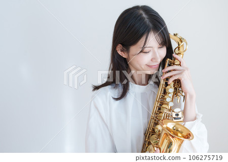 薩克斯管的女人 薩克斯管的女人 106275719