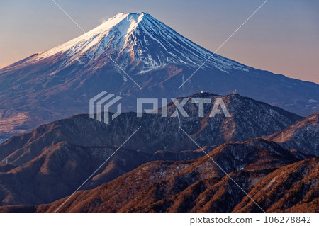 從雁原折山眺望清晨的富士山 從雁原折山眺望清晨的富士山 106278842