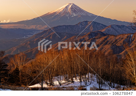 從山上看到的牙山富士山 從山上看到的牙山富士山 106278847