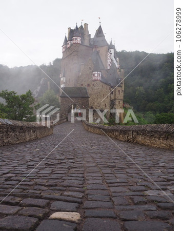 Schloss Eltz 德國 2023 年夏季明天早上 106278999