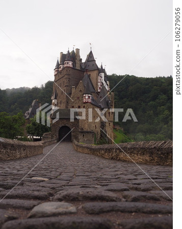 Schloss Eltz 德國 2023 年夏季明天早上 106279056